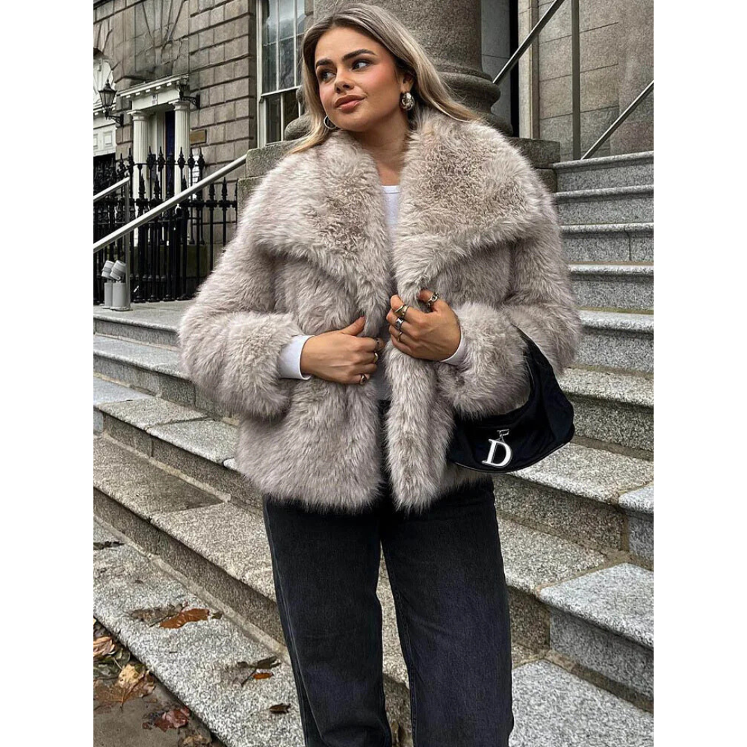 Hedda™ | Plush Crop Coat
