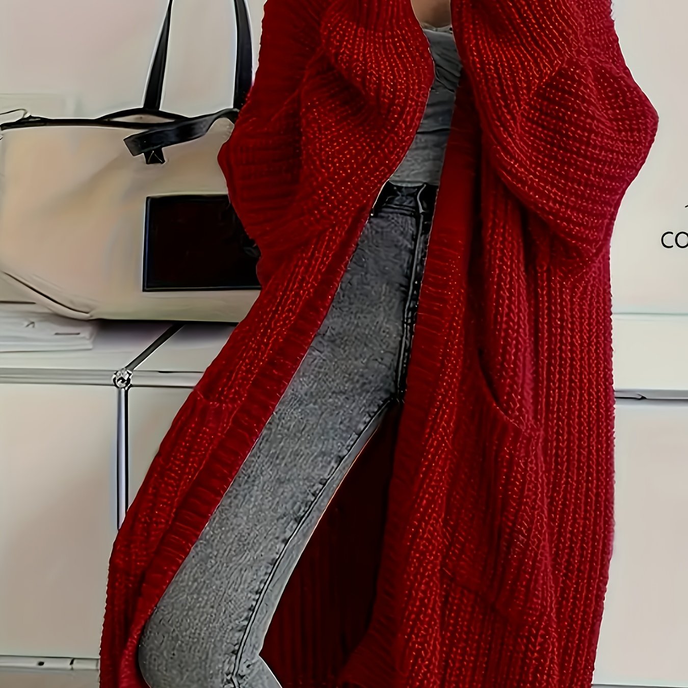 Jara™ – Lång Elegant Kappa med V-ringning