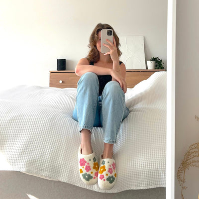 Laura Luxe™ | Lyxiga Tofflor med Stil och Komfort