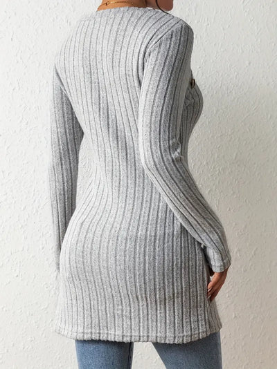 Bianca Chiesa™ | Asymmetrisk Knäppt Ribbad Topp