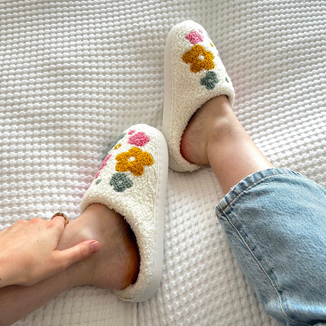 Laura Luxe™ | Lyxiga Tofflor med Stil och Komfort
